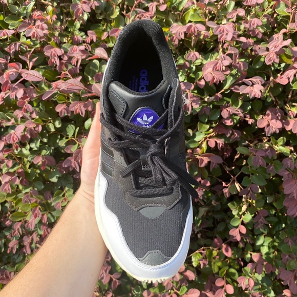 Brand New Vintage Style Adidas Sneakers - Picture 3 of 4